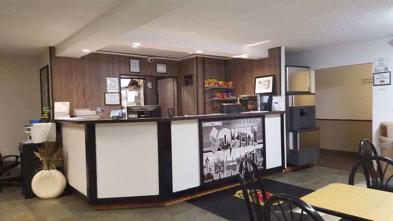 Super 8 By Wyndham Airport I90 Ξενοδοχείο Σιου Φολς Εξωτερικό φωτογραφία