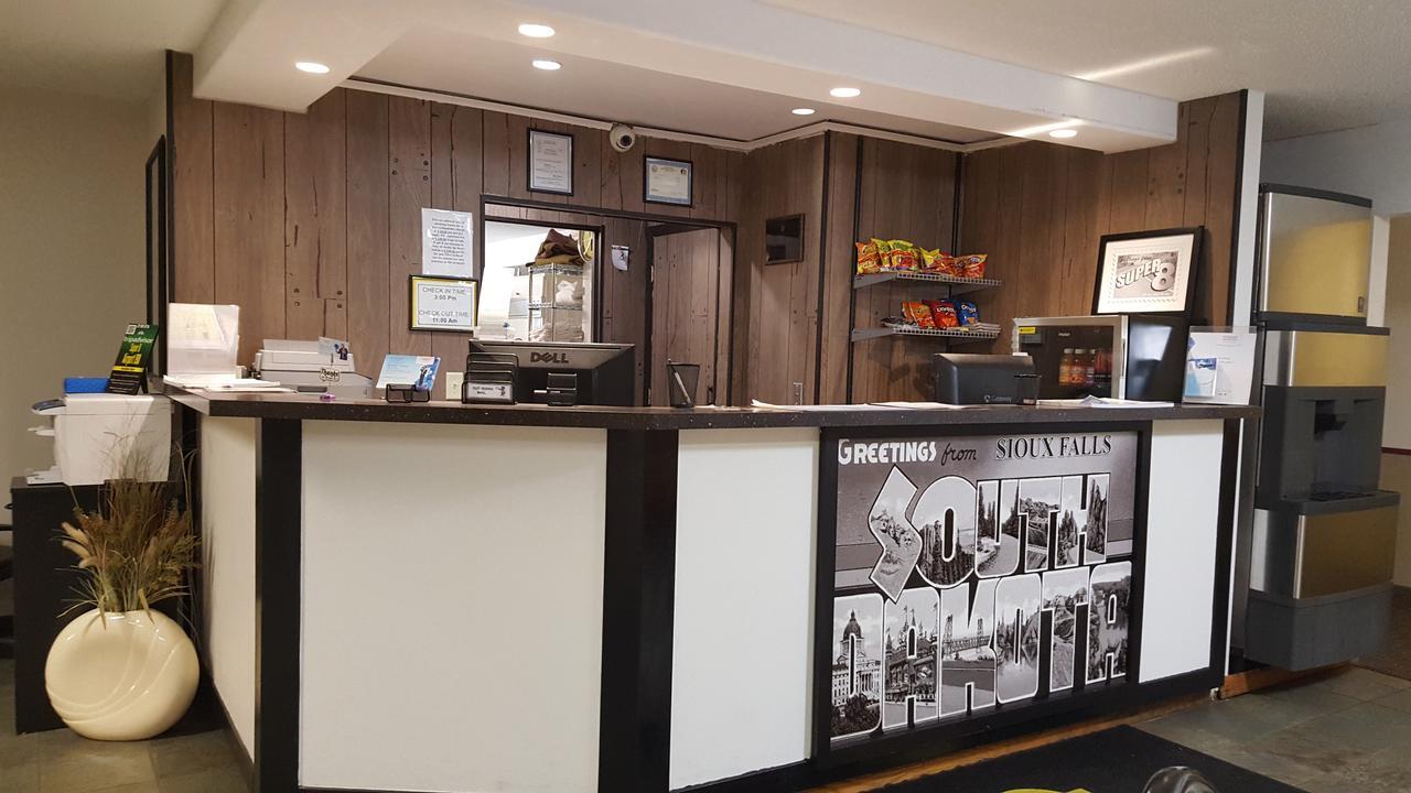 Super 8 By Wyndham Airport I90 Ξενοδοχείο Σιου Φολς Εξωτερικό φωτογραφία