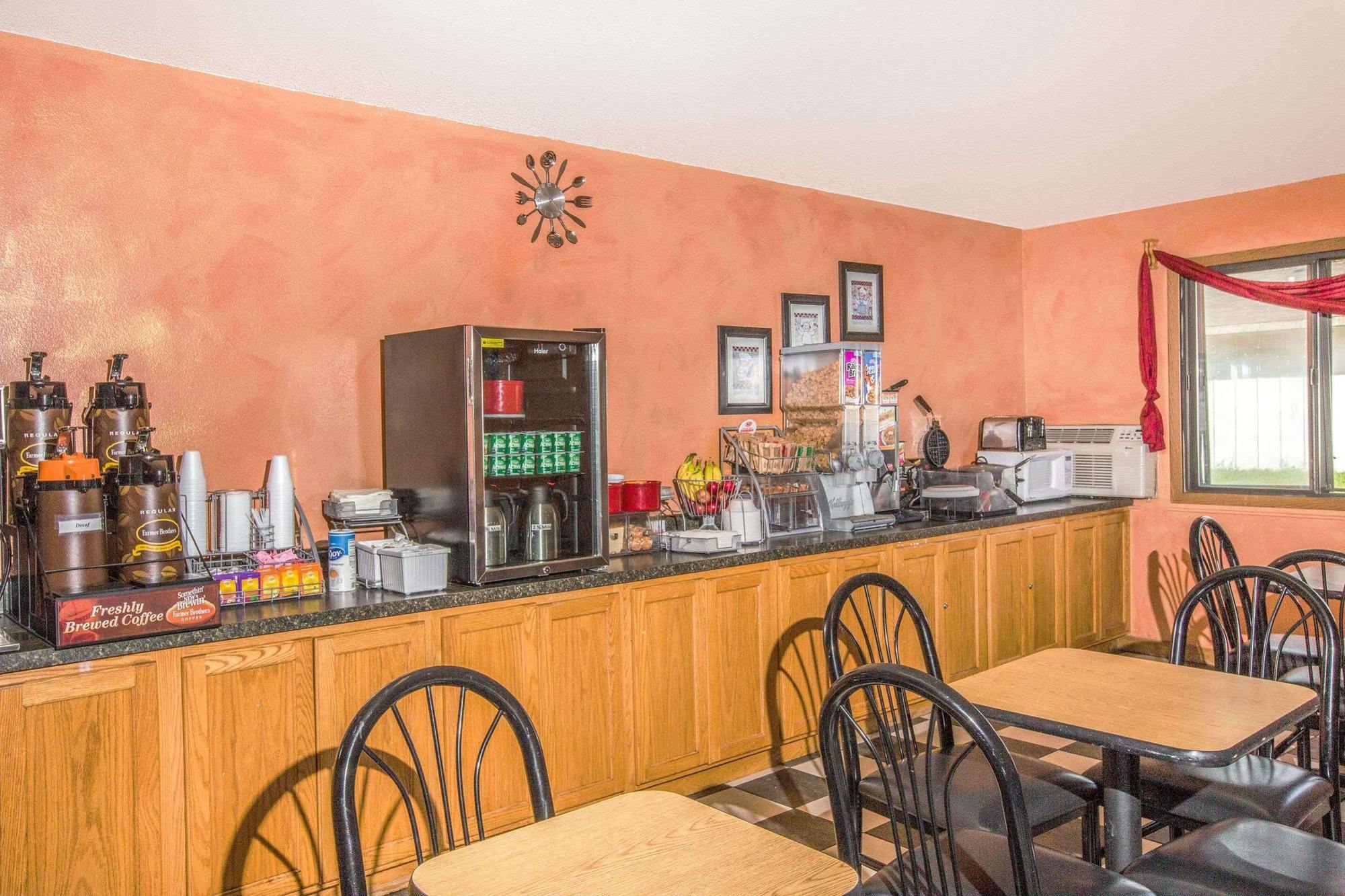 Super 8 By Wyndham Airport I90 Ξενοδοχείο Σιου Φολς Εξωτερικό φωτογραφία